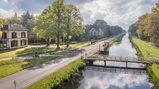 Veenhuizen - Hoofdweg met Directiehotel Excelsior - foto Miranda Drenth